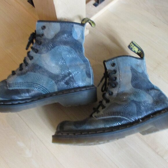 Doc Martens Camo lace up boots womens 8 - Picture 7 of 12